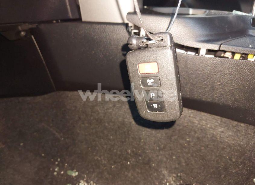 Photo 11 of 2018 Toyota Rav4 ADVENTURE/XLE (VIN 2T3WFREV7JW416304)