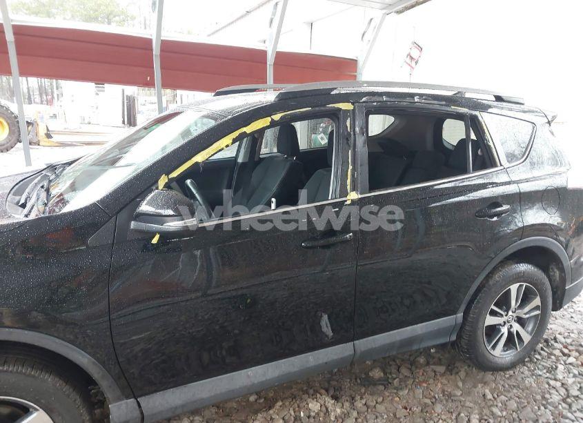 Photo 6 of 2018 Toyota Rav4 ADVENTURE/XLE (VIN 2T3WFREV7JW463672)