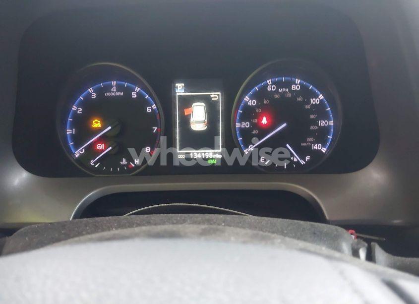 Photo 7 of 2018 Toyota Rav4 ADVENTURE/XLE (VIN 2T3WFREV7JW463672)