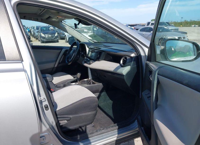 Photo 5 of 2018 Toyota Rav4 ADVENTURE/XLE (VIN 2T3WFREV7JW511400)