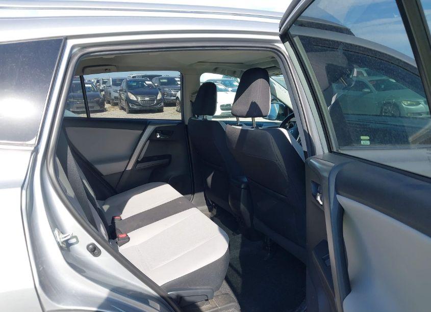 Photo 8 of 2018 Toyota Rav4 ADVENTURE/XLE (VIN 2T3WFREV7JW511400)