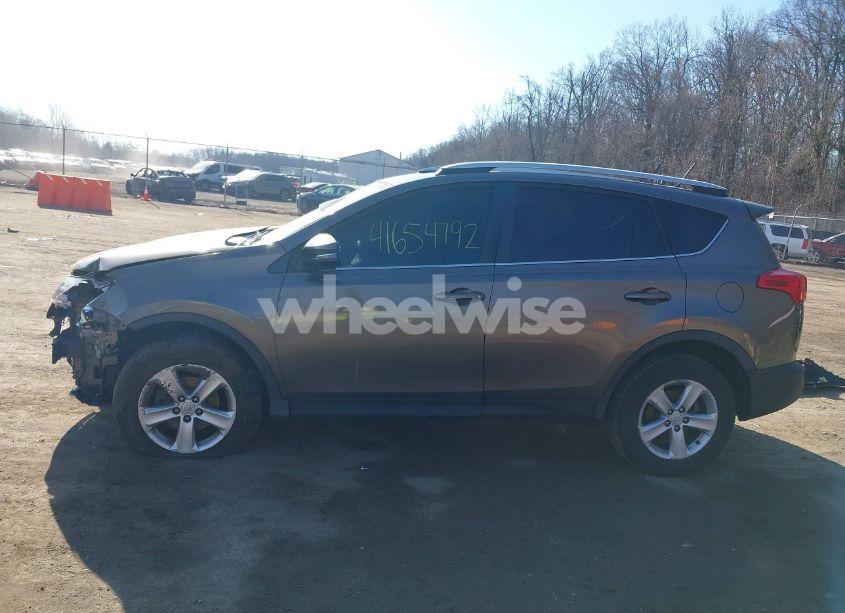 Photo 14 of 2013 Toyota Rav4 XLE (VIN 2T3WFREV8DW008768)