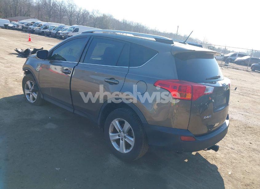 Photo 3 of 2013 Toyota Rav4 XLE (VIN 2T3WFREV8DW008768)