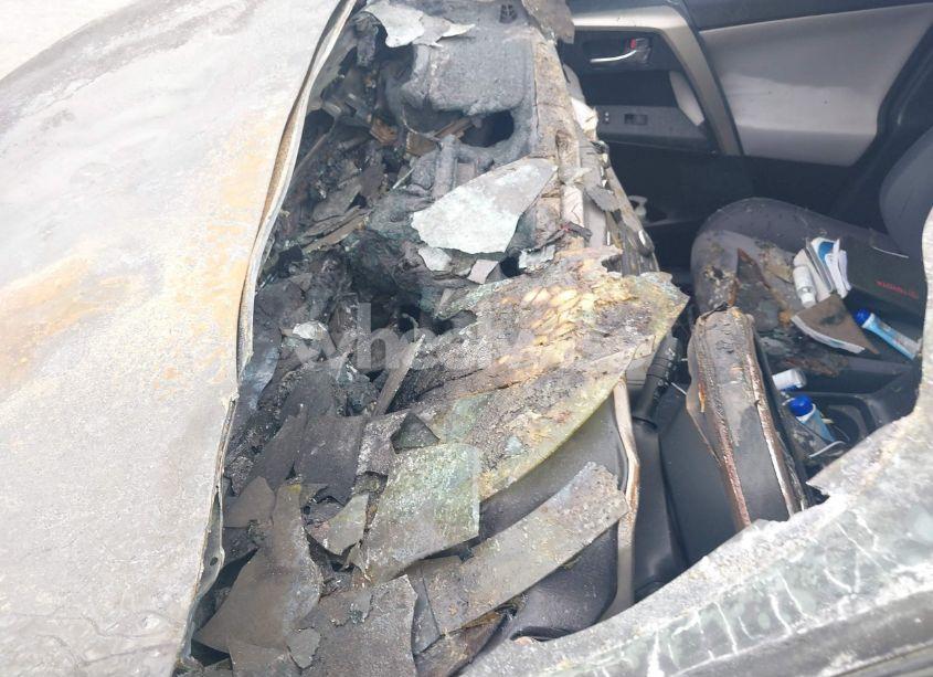 Photo 13 of 2014 Toyota Rav4 XLE (VIN 2T3WFREV8EW087540)