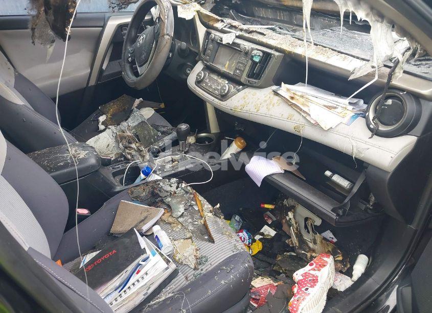 Photo 5 of 2014 Toyota Rav4 XLE (VIN 2T3WFREV8EW087540)