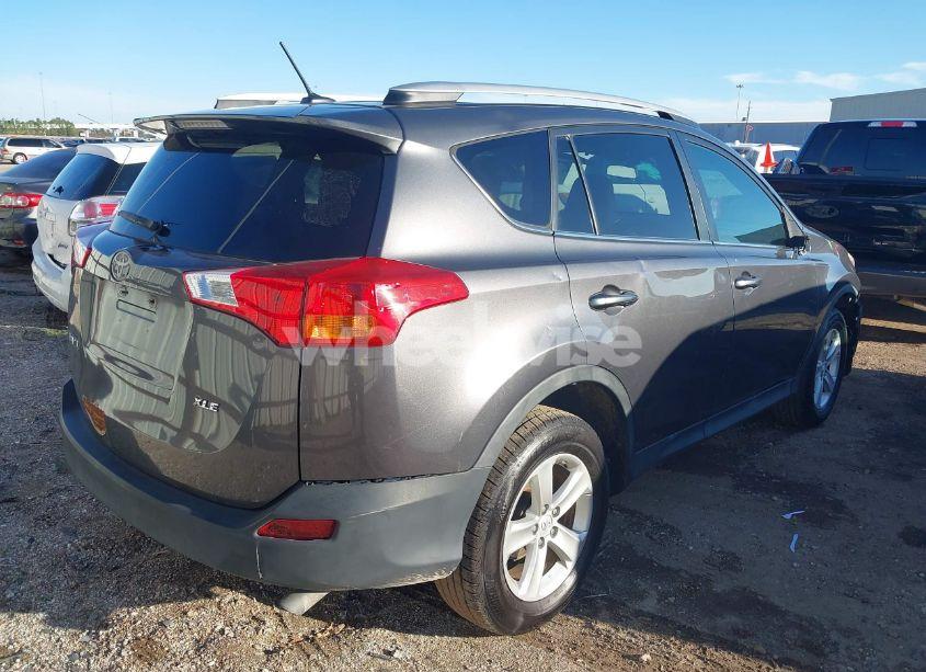 Photo 4 of 2014 Toyota Rav4 XLE (VIN 2T3WFREV8EW097422)