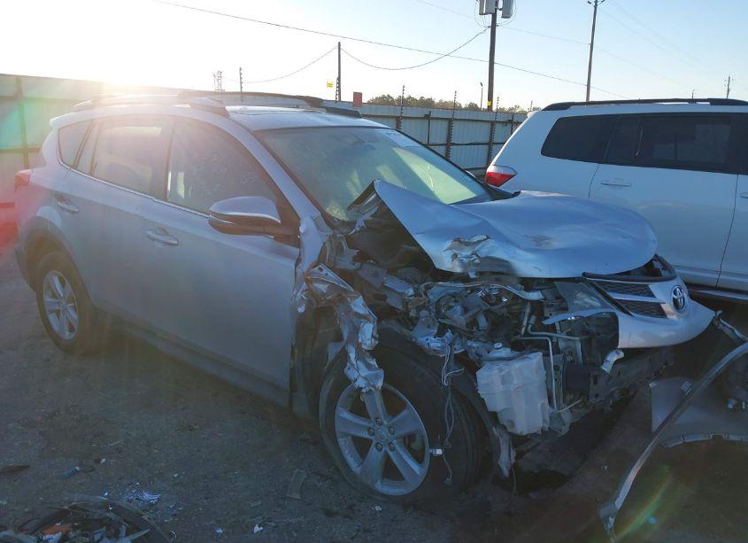 2014 Toyota Rav4 XLE (VIN 2T3WFREV8EW107589) main photo