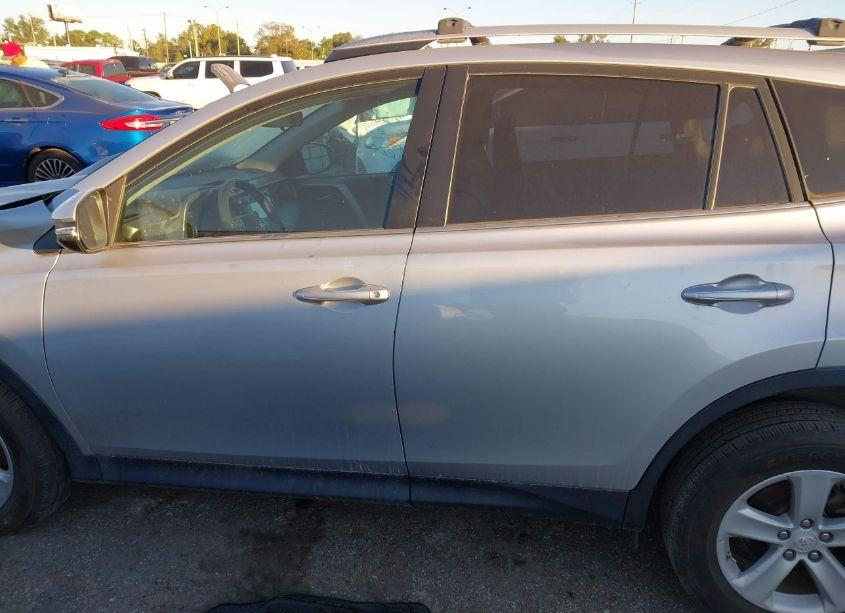 Photo 14 of 2014 Toyota Rav4 XLE (VIN 2T3WFREV8EW107589)