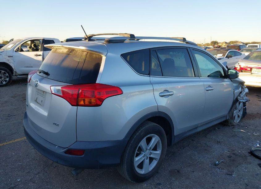 Photo 4 of 2014 Toyota Rav4 XLE (VIN 2T3WFREV8EW107589)