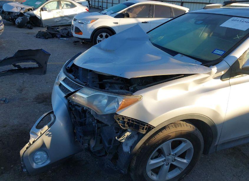 Photo 6 of 2014 Toyota Rav4 XLE (VIN 2T3WFREV8EW107589)