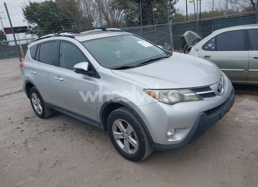 2014 Toyota Rav4 XLE (VIN 2T3WFREV8EW121783) main photo