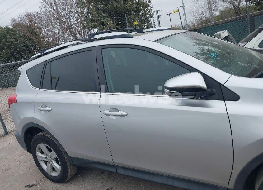 Photo 13 of 2014 Toyota Rav4 XLE (VIN 2T3WFREV8EW121783)