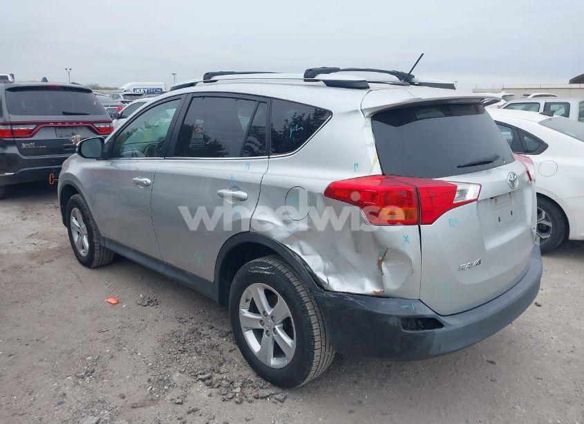 Photo 3 of 2014 Toyota Rav4 XLE (VIN 2T3WFREV8EW121783)