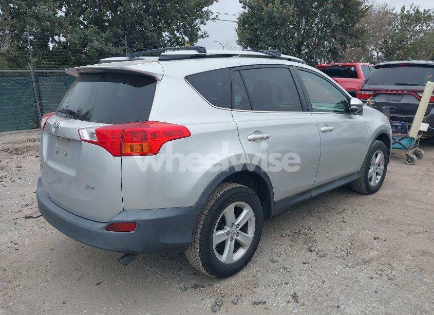 Photo 4 of 2014 Toyota Rav4 XLE (VIN 2T3WFREV8EW121783)