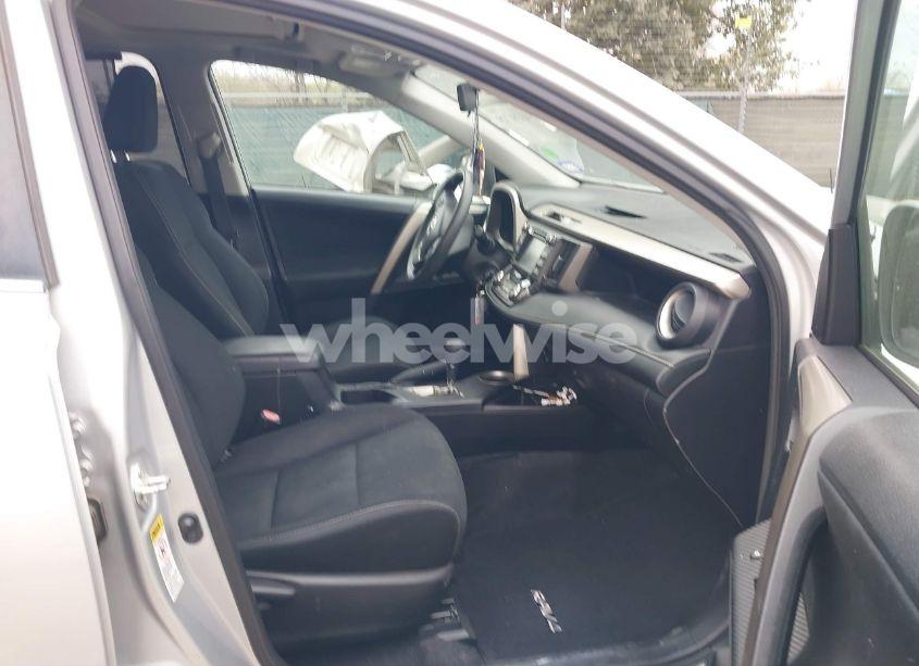 Photo 5 of 2014 Toyota Rav4 XLE (VIN 2T3WFREV8EW121783)