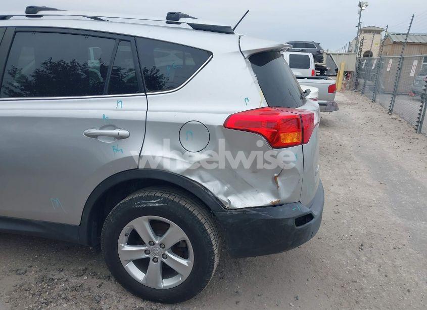 Photo 6 of 2014 Toyota Rav4 XLE (VIN 2T3WFREV8EW121783)