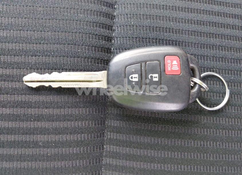 Photo 11 of 2015 Toyota Rav4 XLE (VIN 2T3WFREV8FW156874)