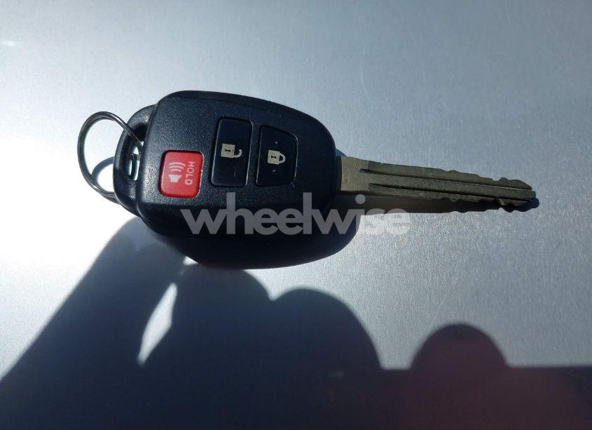 Photo 11 of 2015 Toyota Rav4 XLE (VIN 2T3WFREV8FW159015)