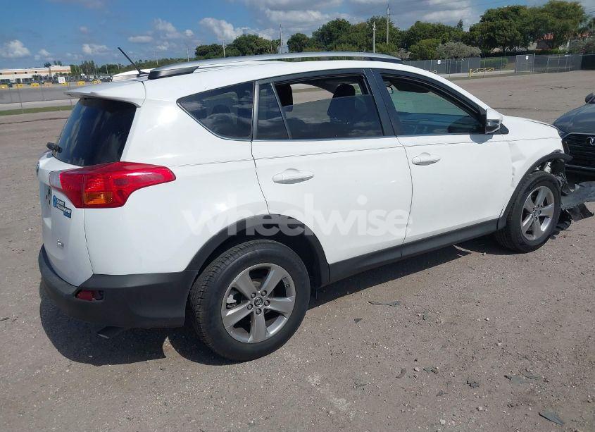 Photo 4 of 2015 Toyota Rav4 XLE (VIN 2T3WFREV8FW159015)