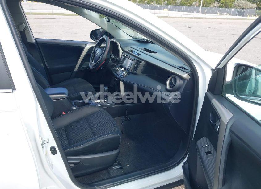 Photo 5 of 2015 Toyota Rav4 XLE (VIN 2T3WFREV8FW159015)