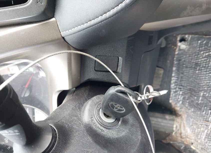 Photo 11 of 2015 Toyota Rav4 XLE (VIN 2T3WFREV8FW191608)