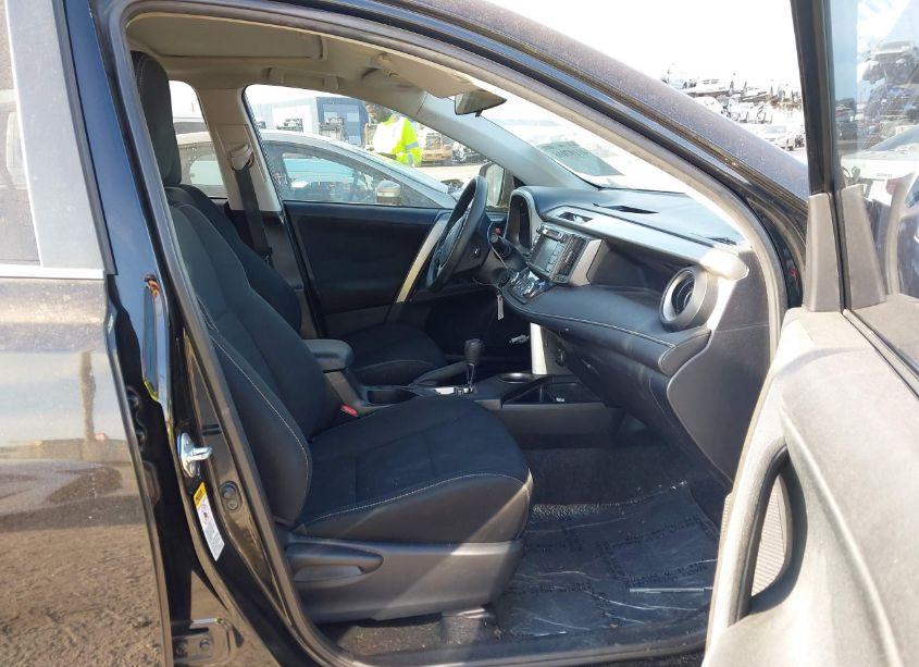 Photo 5 of 2015 Toyota Rav4 XLE (VIN 2T3WFREV8FW191608)