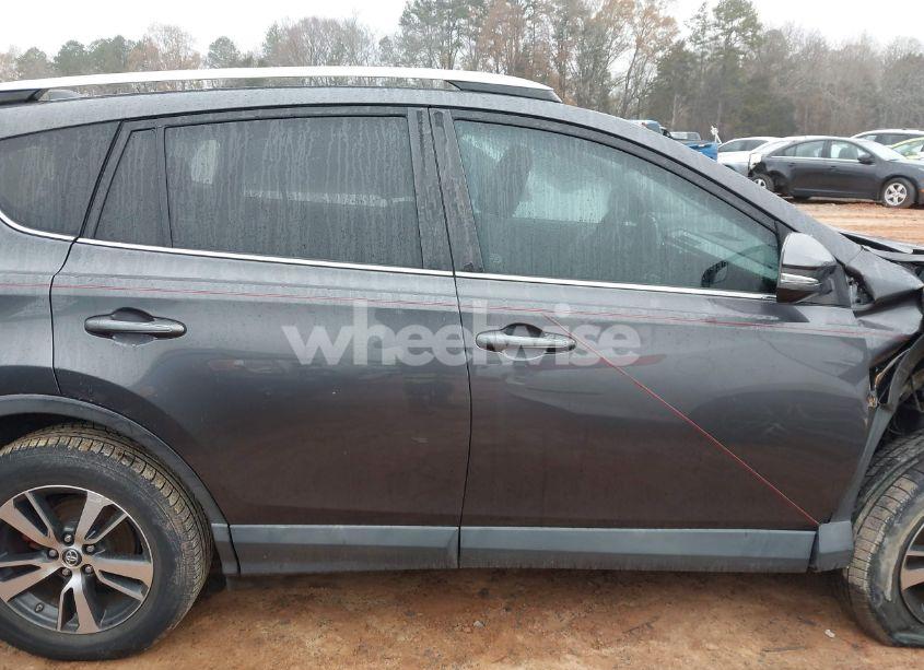 Photo 13 of 2016 Toyota Rav4 XLE (VIN 2T3WFREV8GW247922)