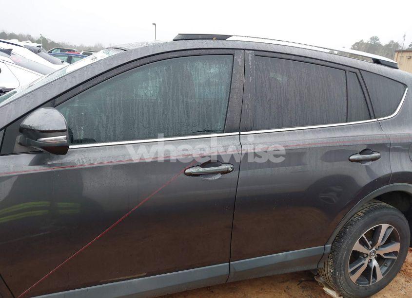 Photo 14 of 2016 Toyota Rav4 XLE (VIN 2T3WFREV8GW247922)