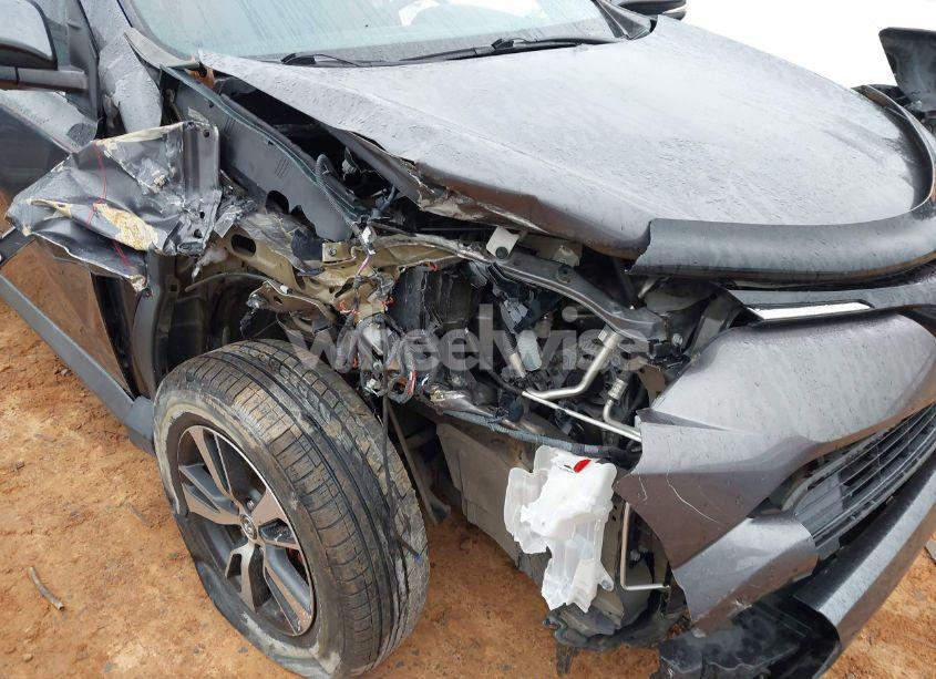 Photo 6 of 2016 Toyota Rav4 XLE (VIN 2T3WFREV8GW247922)