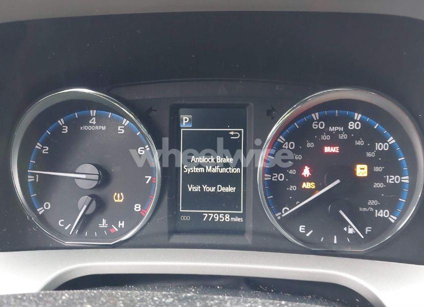 Photo 7 of 2016 Toyota Rav4 XLE (VIN 2T3WFREV8GW247922)