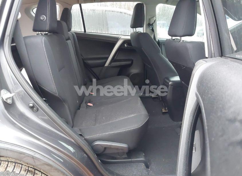 Photo 8 of 2016 Toyota Rav4 XLE (VIN 2T3WFREV8GW247922)