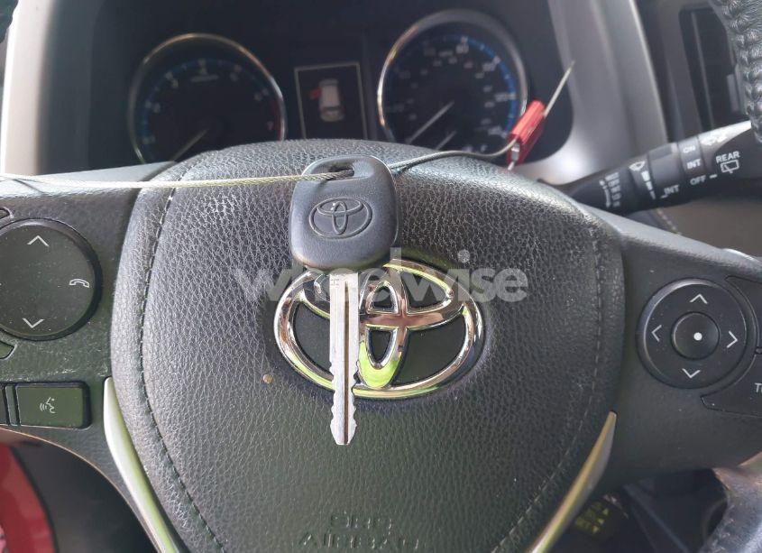 Photo 11 of 2016 Toyota Rav4 XLE (VIN 2T3WFREV8GW270441)