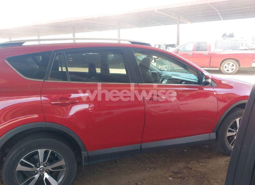 Photo 13 of 2016 Toyota Rav4 XLE (VIN 2T3WFREV8GW270441)