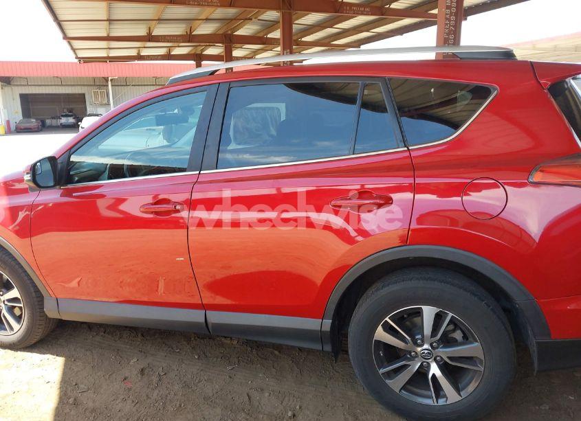 Photo 14 of 2016 Toyota Rav4 XLE (VIN 2T3WFREV8GW270441)