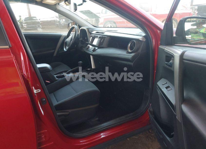 Photo 5 of 2016 Toyota Rav4 XLE (VIN 2T3WFREV8GW270441)