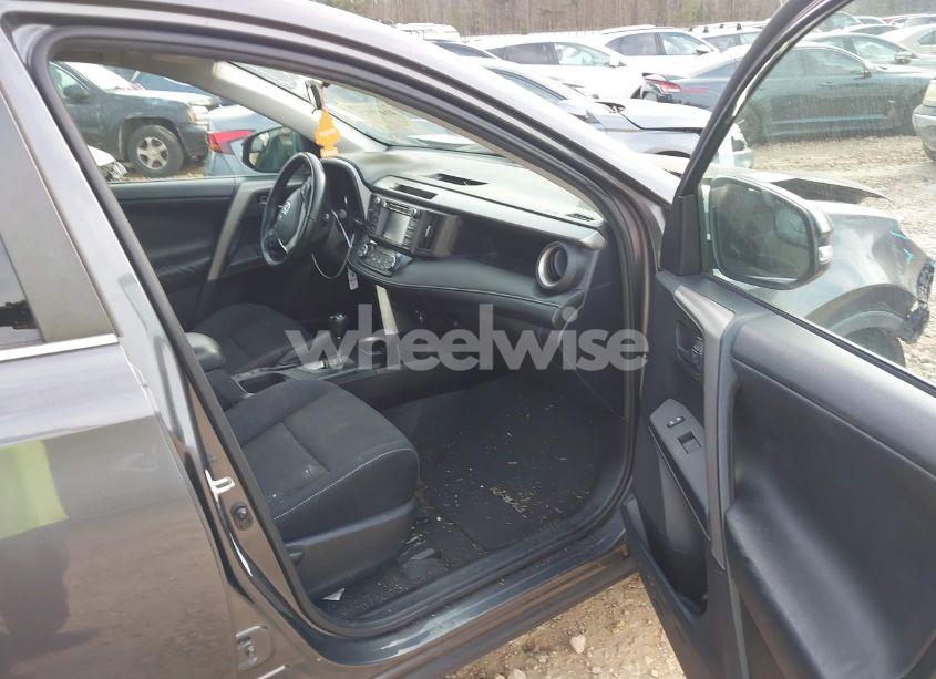 Photo 5 of 2016 Toyota Rav4 XLE (VIN 2T3WFREV8GW308220)