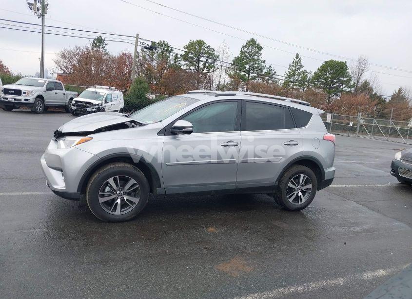 Photo 14 of 2017 Toyota Rav4 XLE (VIN 2T3WFREV8HW324497)