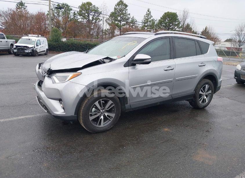 Photo 2 of 2017 Toyota Rav4 XLE (VIN 2T3WFREV8HW324497)