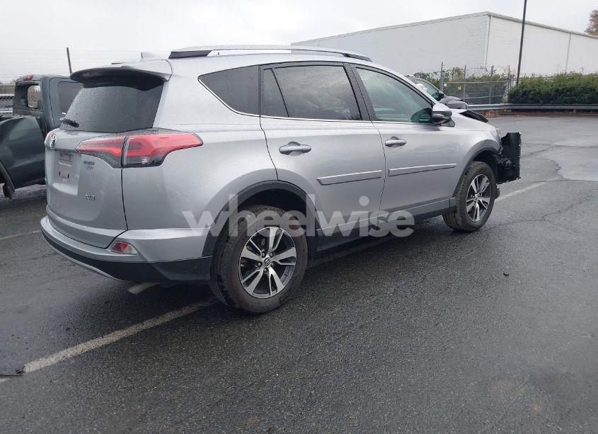 Photo 4 of 2017 Toyota Rav4 XLE (VIN 2T3WFREV8HW324497)