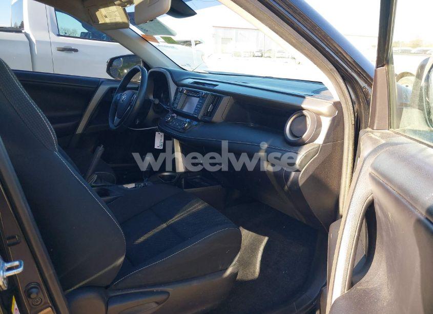 Photo 5 of 2017 Toyota Rav4 XLE (VIN 2T3WFREV8HW347794)