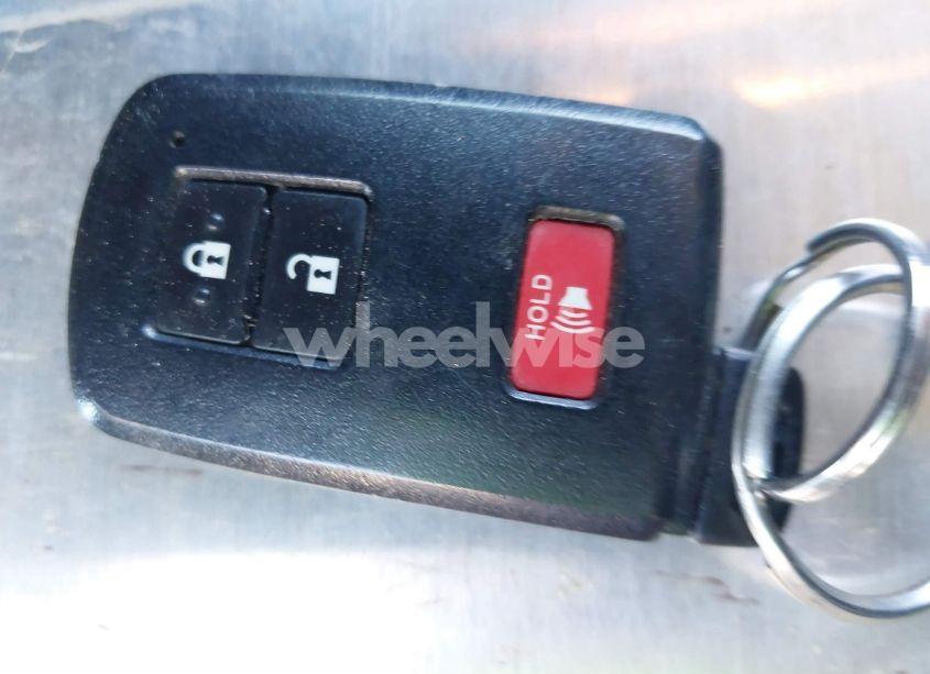 Photo 11 of 2018 Toyota Rav4 ADVENTURE/XLE (VIN 2T3WFREV8JW409815)