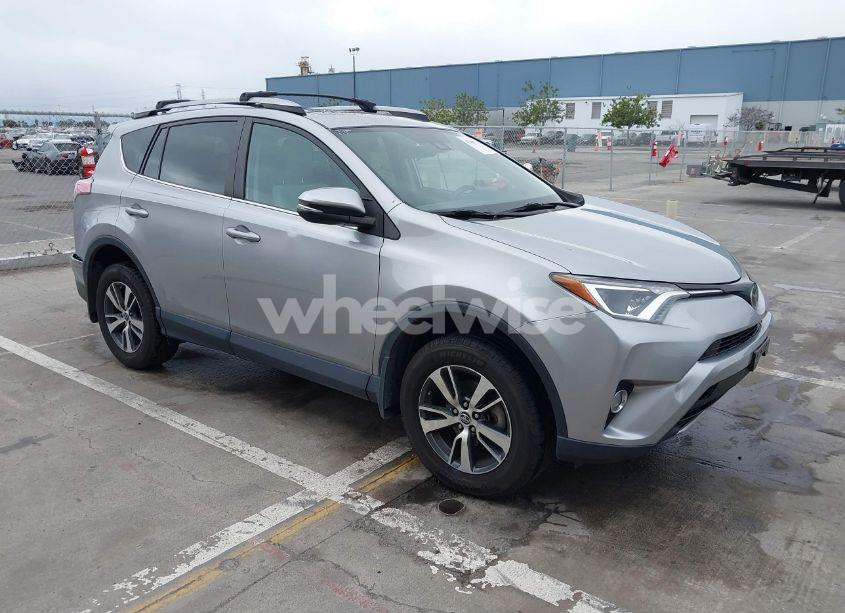 2018 Toyota Rav4 ADVENTURE/XLE (VIN 2T3WFREV8JW464720) main photo