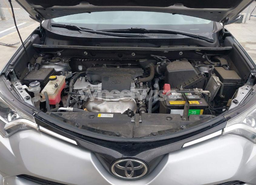 Photo 10 of 2018 Toyota Rav4 ADVENTURE/XLE (VIN 2T3WFREV8JW464720)