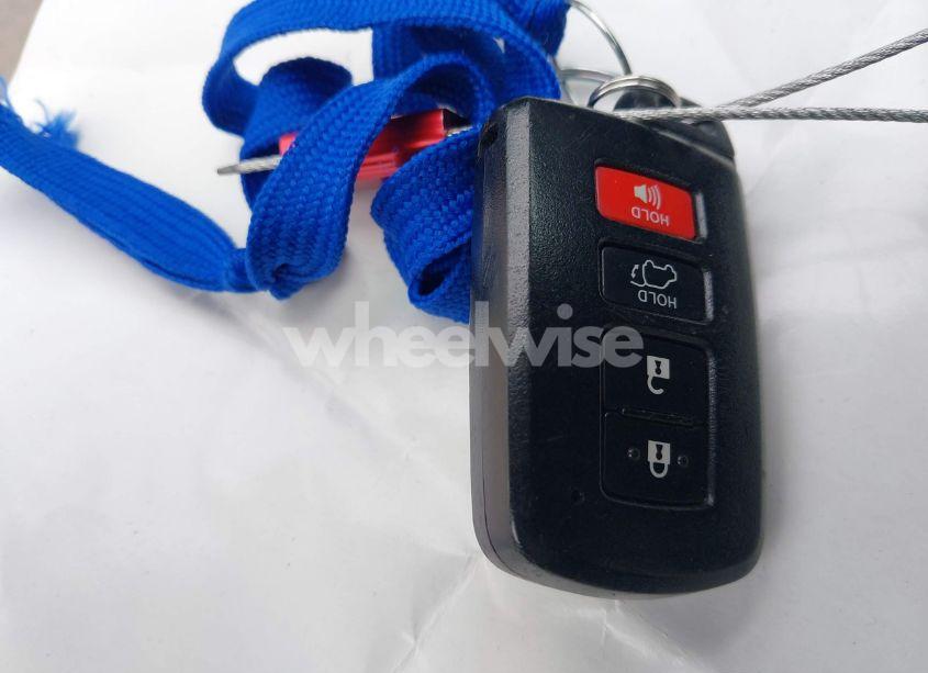 Photo 11 of 2018 Toyota Rav4 ADVENTURE/XLE (VIN 2T3WFREV8JW464720)