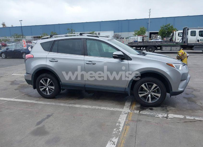Photo 13 of 2018 Toyota Rav4 ADVENTURE/XLE (VIN 2T3WFREV8JW464720)
