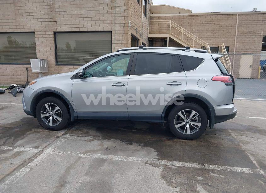Photo 14 of 2018 Toyota Rav4 ADVENTURE/XLE (VIN 2T3WFREV8JW464720)