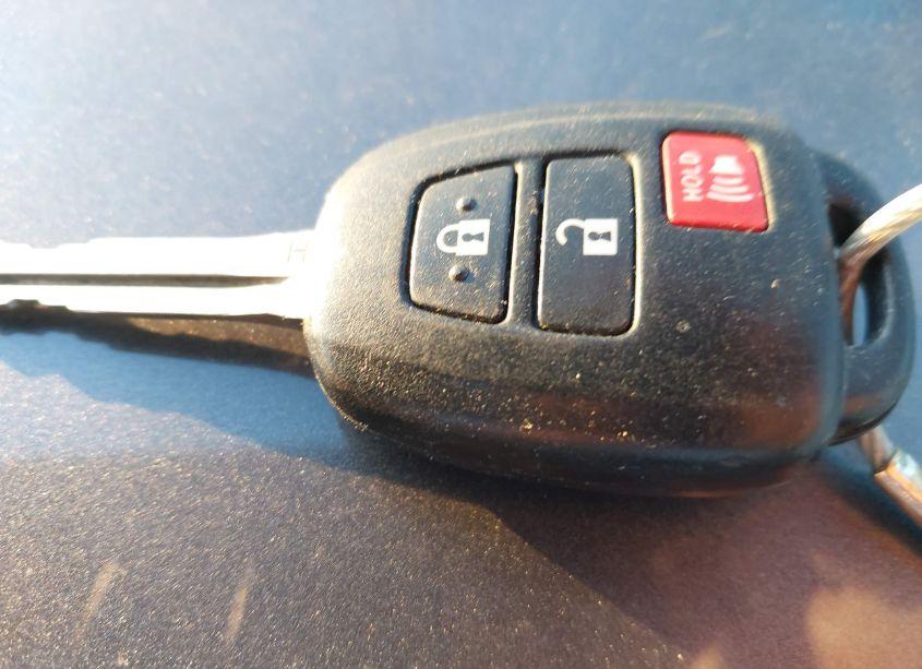 Photo 11 of 2018 Toyota Rav4 XLE (VIN 2T3WFREV8JW467651)