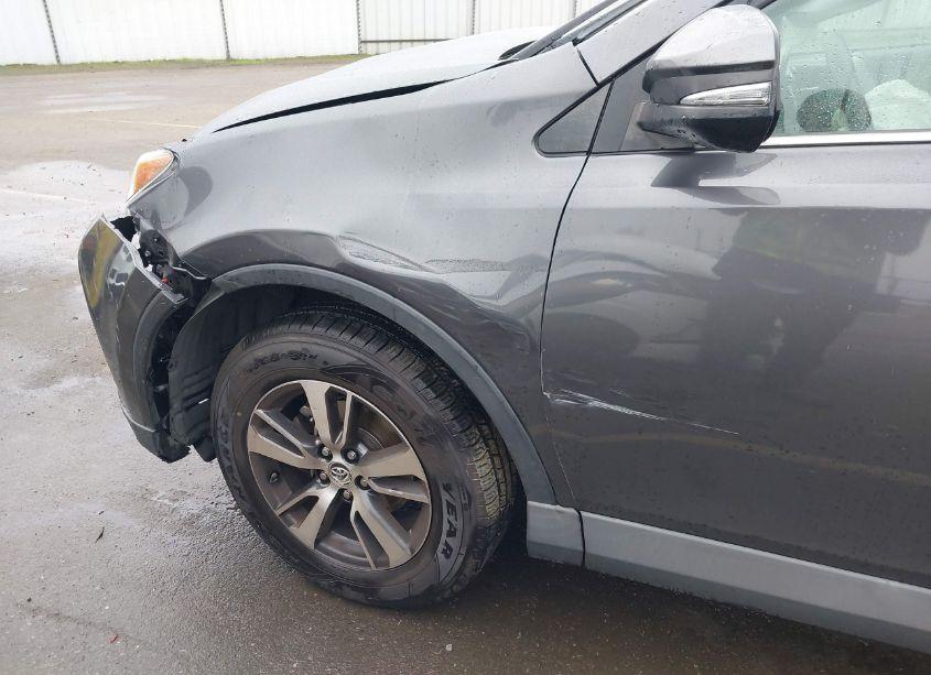 Photo 18 of 2018 Toyota Rav4 XLE (VIN 2T3WFREV8JW467651)