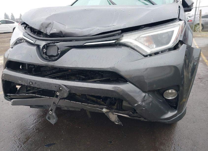 Photo 19 of 2018 Toyota Rav4 XLE (VIN 2T3WFREV8JW467651)