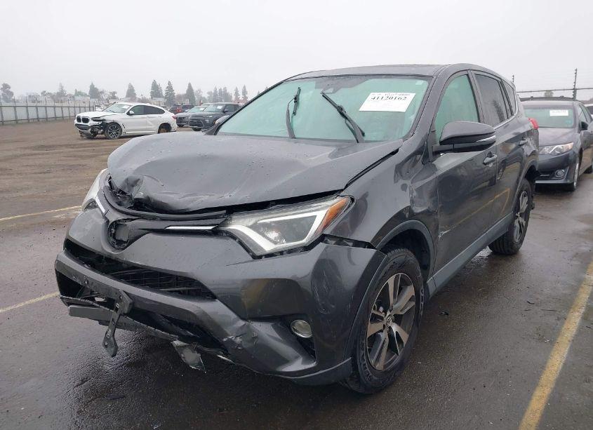 Photo 2 of 2018 Toyota Rav4 XLE (VIN 2T3WFREV8JW467651)